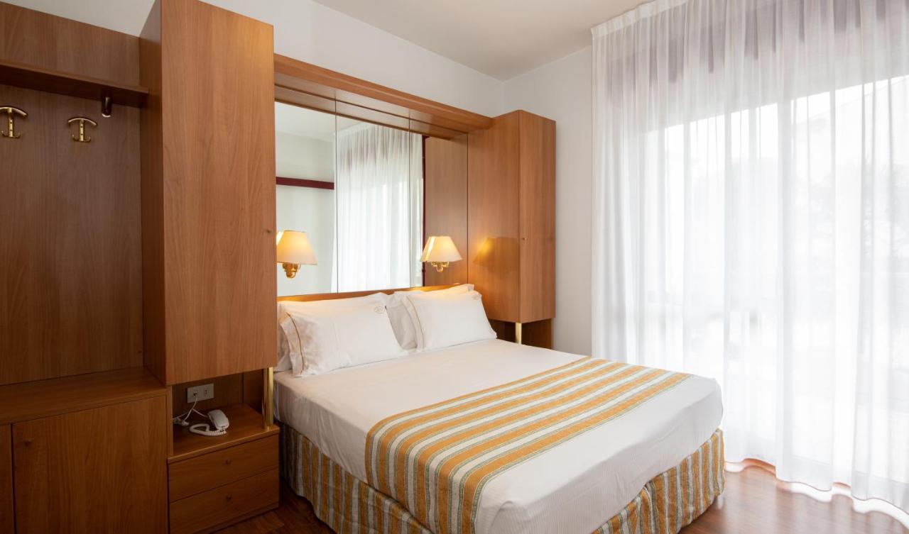 Hotel Imperia Lido di Jesolo Exteriör bild
