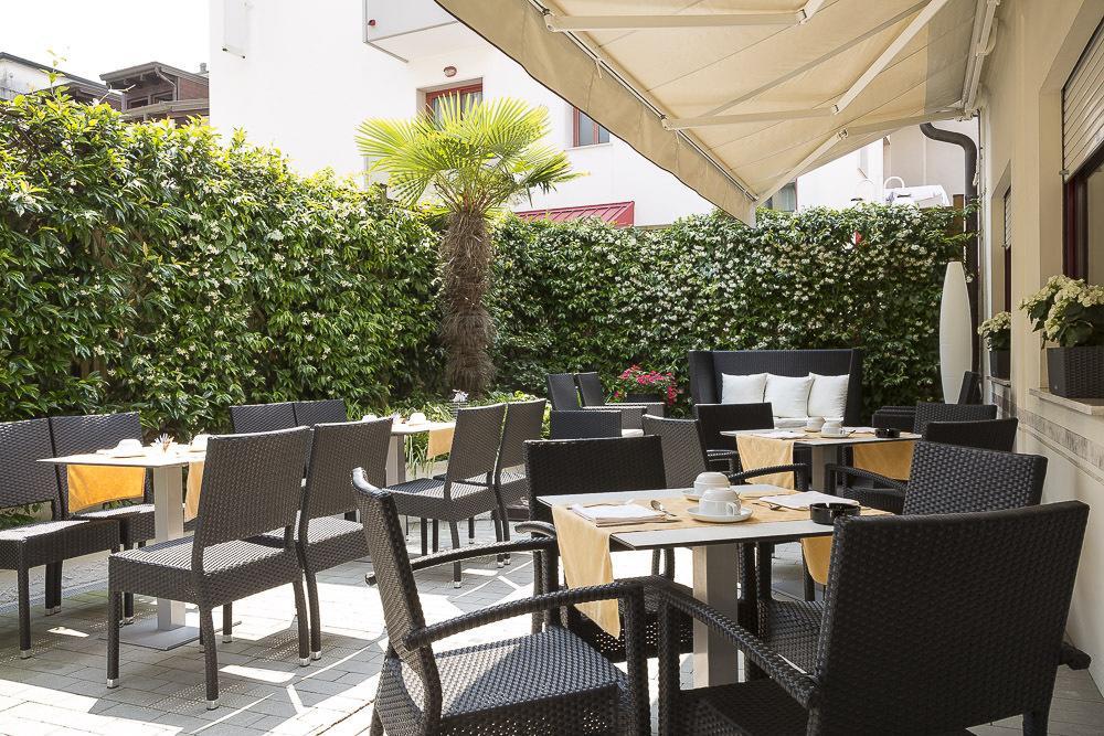 Hotel Imperia Lido di Jesolo Exteriör bild